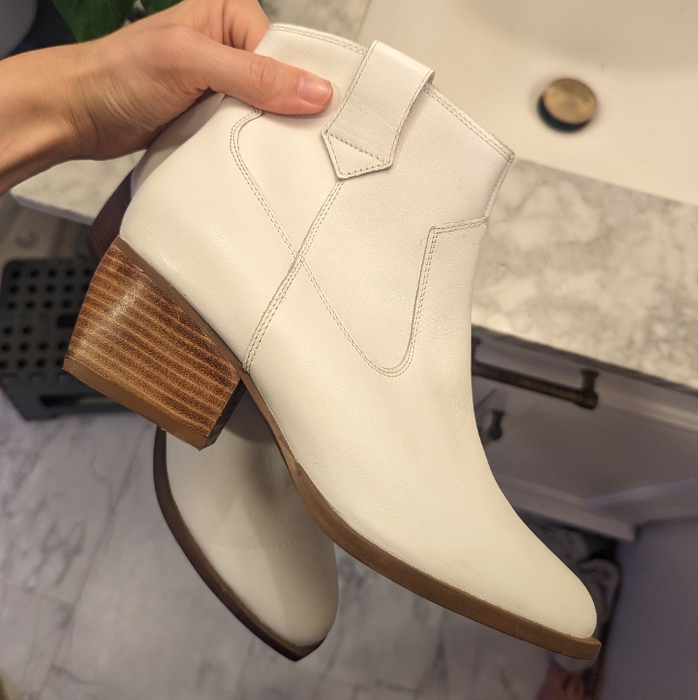 Seychelles White Sock Ankle Boot Size 6